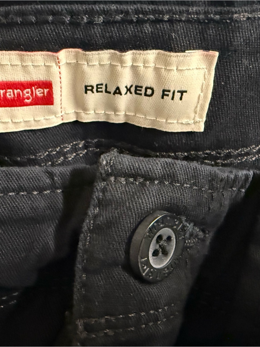 Wrangler Black Cargo Shorts with Side Pockets - Picture 2 of 7